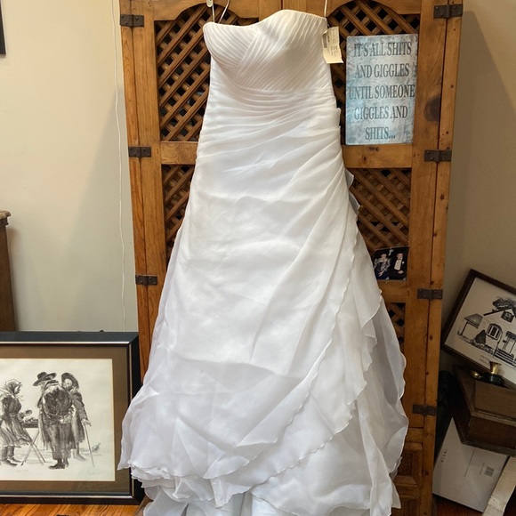 Dresses & Skirts - Strapless wedding dress